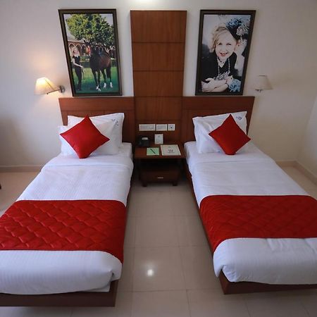 Hotel Peninsula Thrissur Luaran gambar