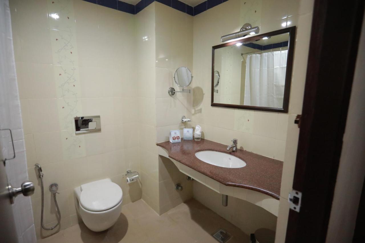 Hotel Peninsula Thrissur Luaran gambar