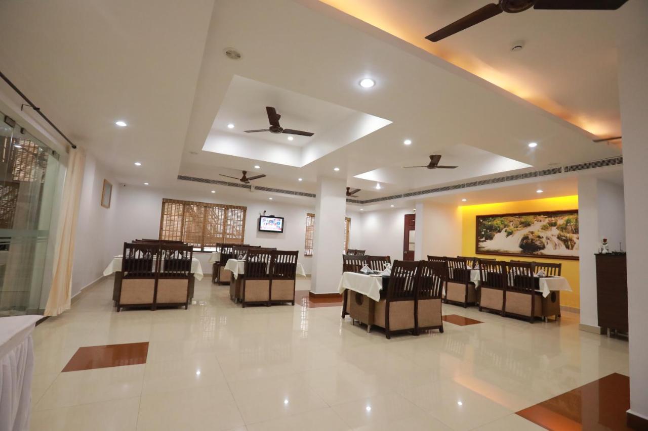 Hotel Peninsula Thrissur Luaran gambar