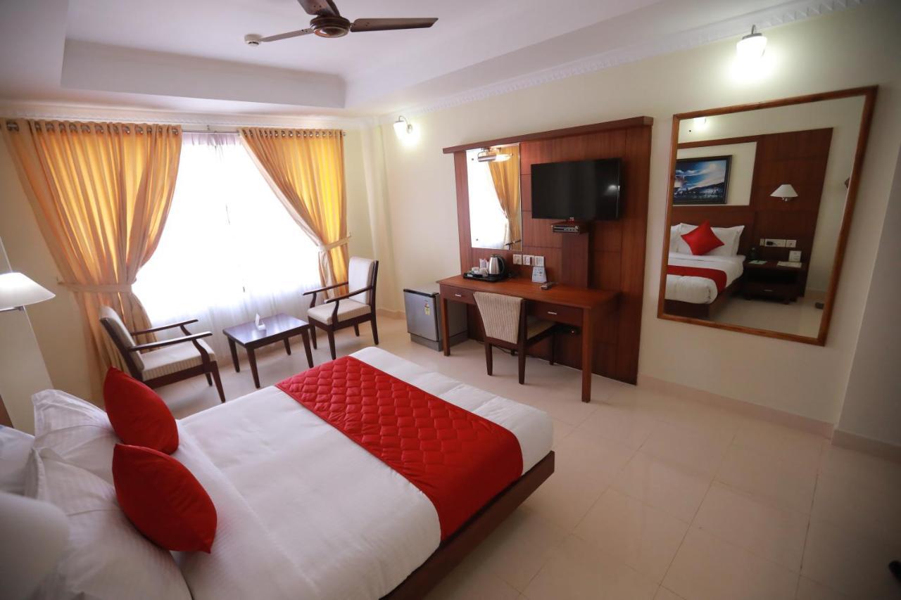 Hotel Peninsula Thrissur Luaran gambar