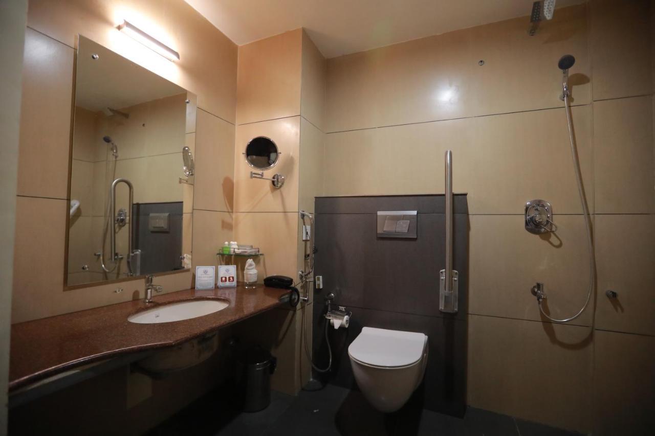 Hotel Peninsula Thrissur Luaran gambar