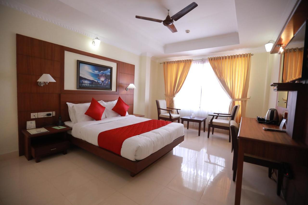 Hotel Peninsula Thrissur Luaran gambar