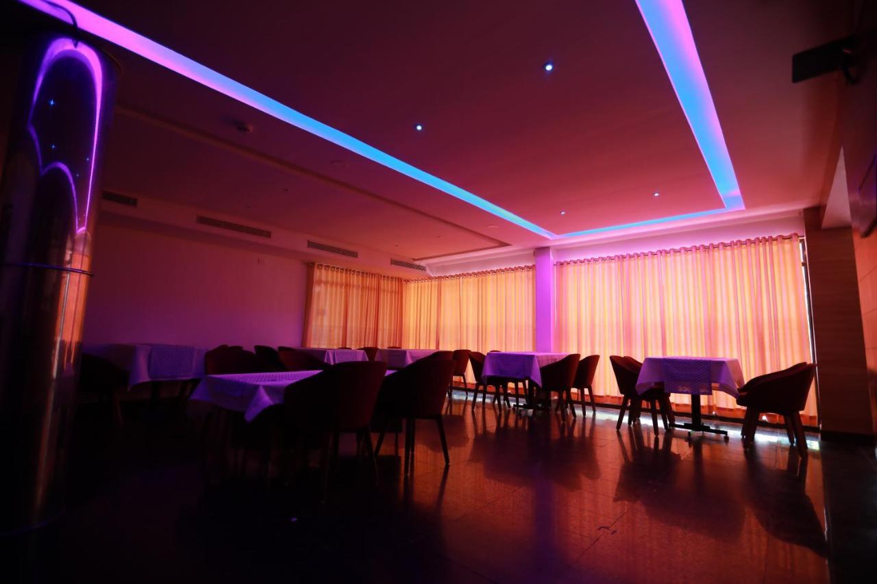 Hotel Peninsula Thrissur Luaran gambar