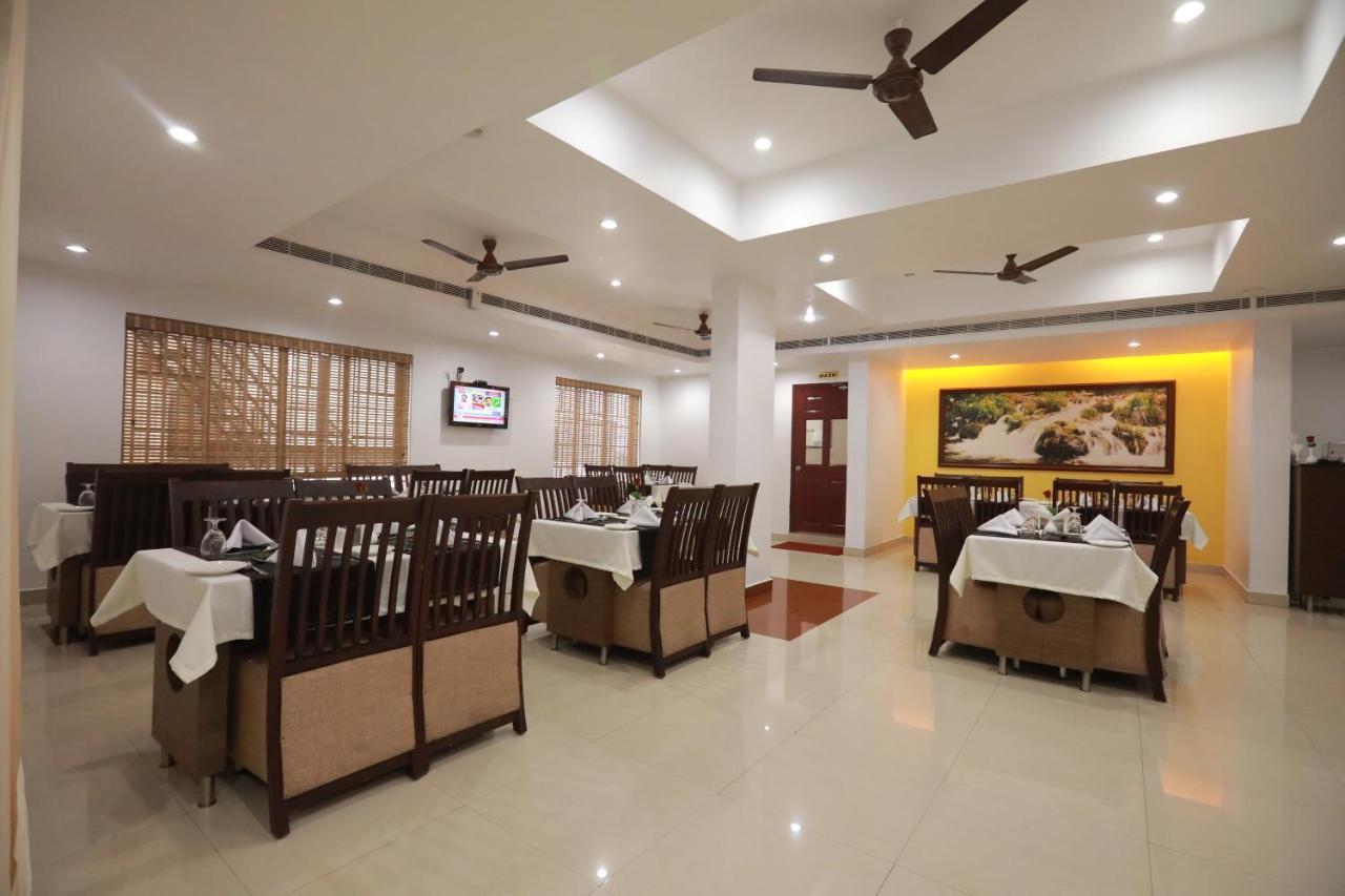 Hotel Peninsula Thrissur Luaran gambar